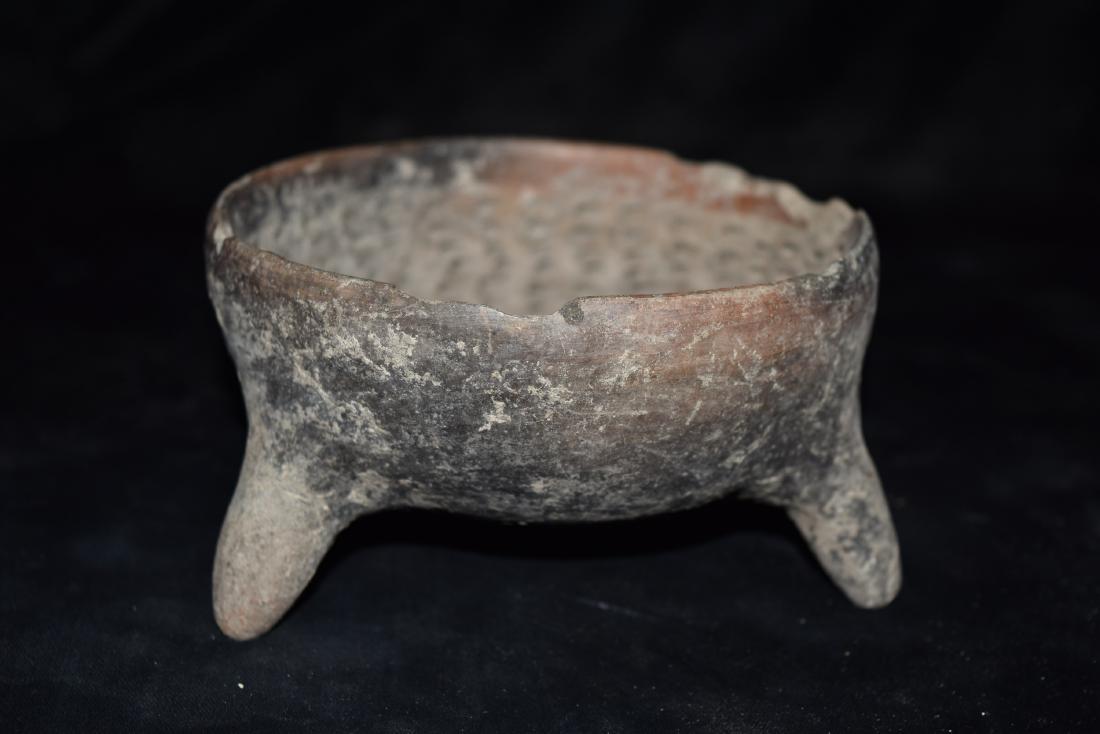 Pre Columbian Solid Tri Pod with Slight Rim Chips 4 (1 of 7)