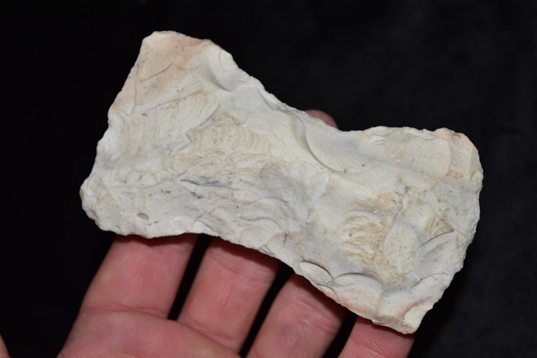 4 3/8" Burlington Chert, bow tie flint, axe good form: 4 3/8" Burlington Chert, bow tie flint, axe good form