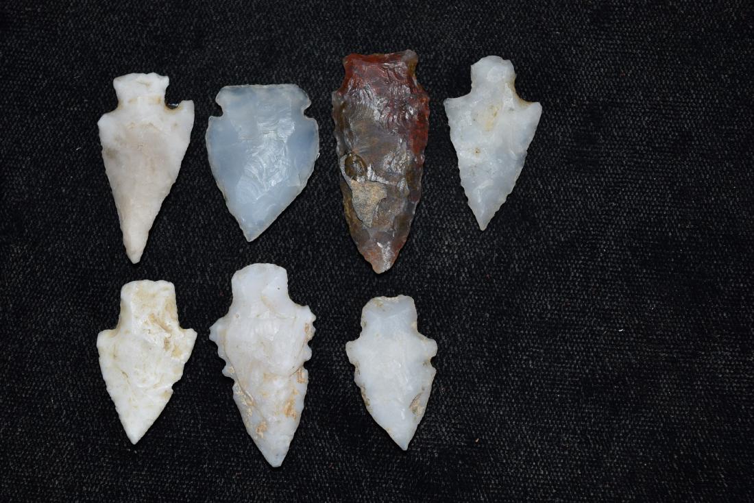 Group of 6, Really nice bird points made of Quartz and: Group of 6, Really nice bird points made of Quartz and Agate