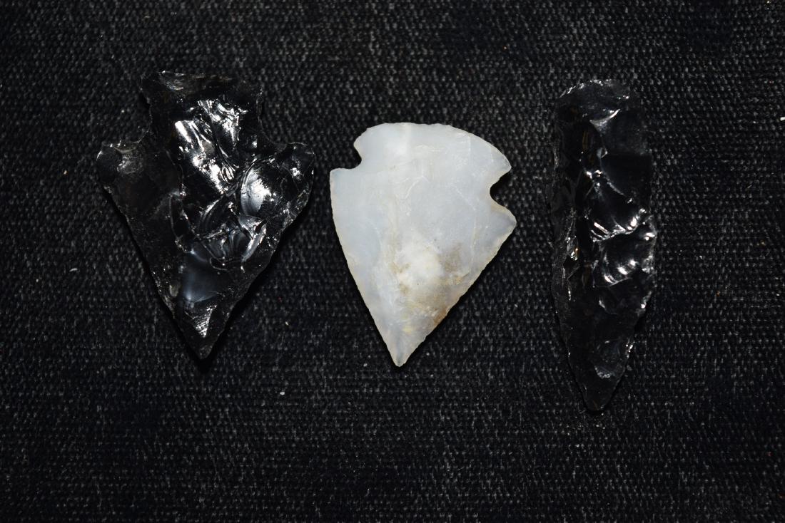 Group of 2 Obsidian opints and one quartz Point, ex: Group of 2 Obsidian opints and one quartz Point, ex Ryan Stone, MO