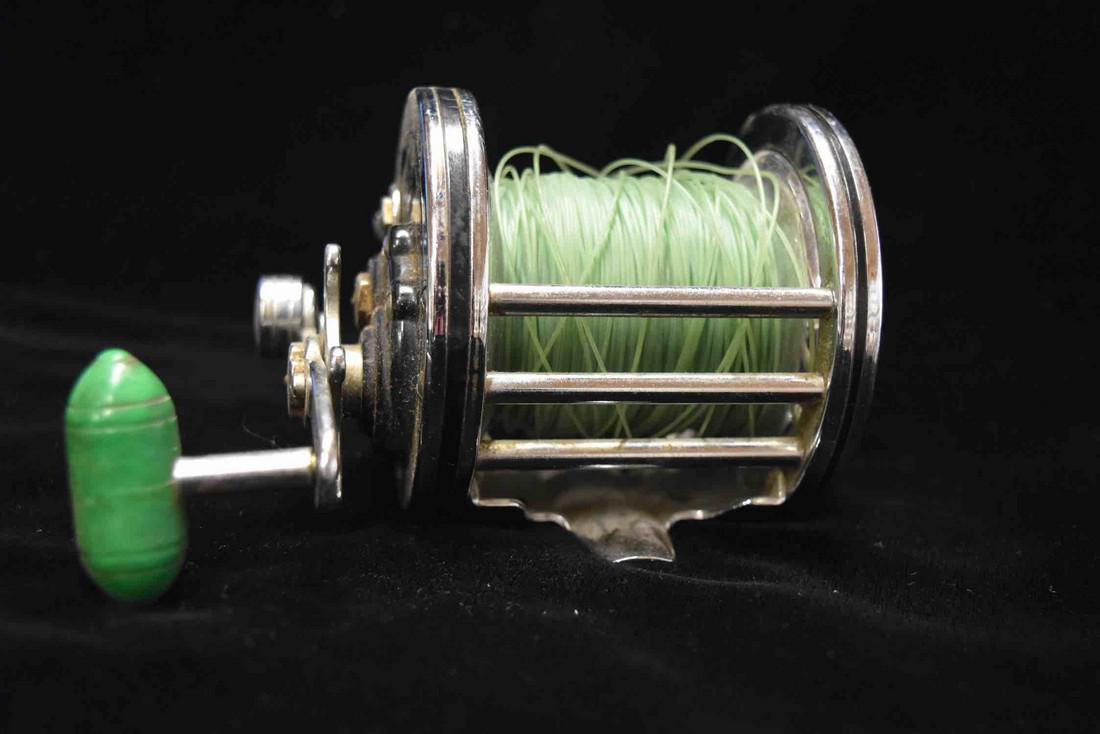 Antique Penn Sienator Fishing Reel: Antique Penn Sienator Fishing Reel