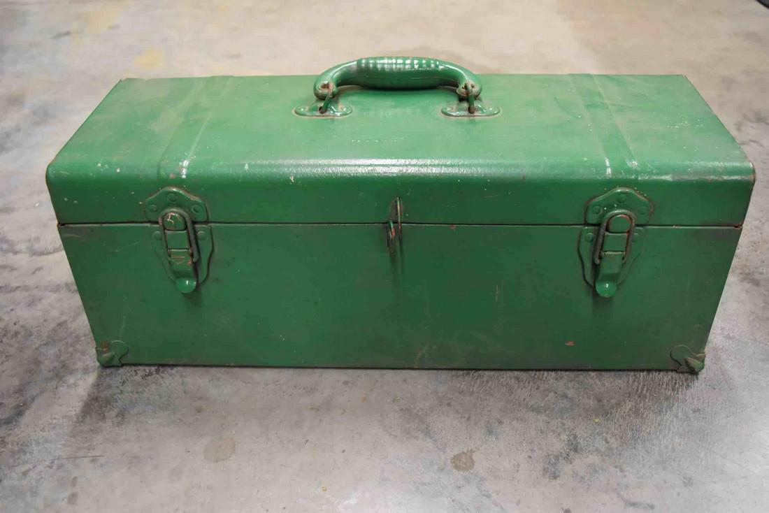Antique Green Tackle/Tool Box (1 of 7)