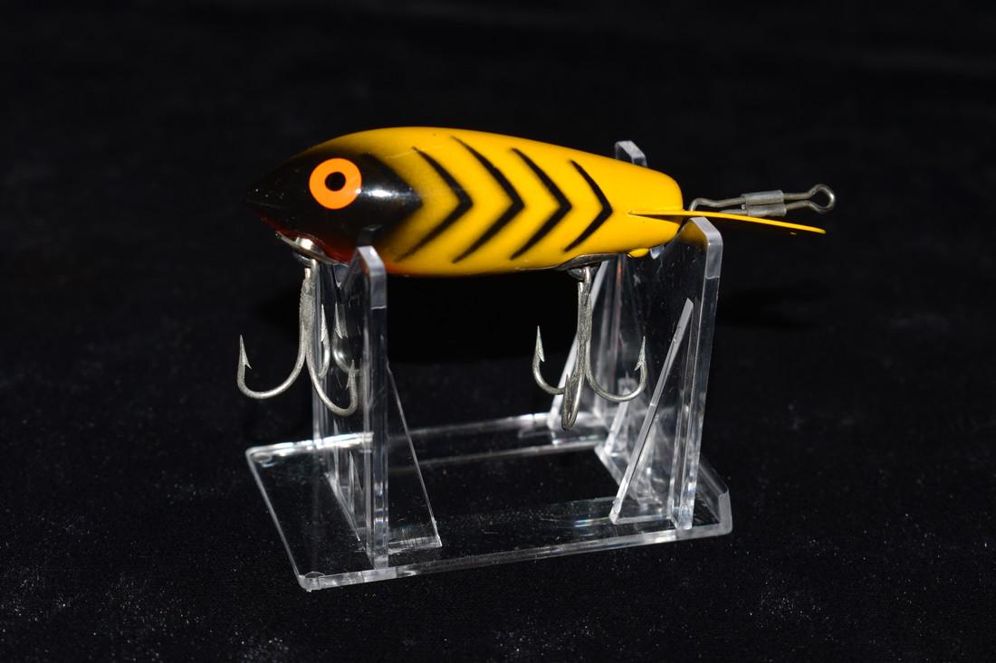 Antique Bomber Fishing Lure: Antique Bomber Fishing Lure