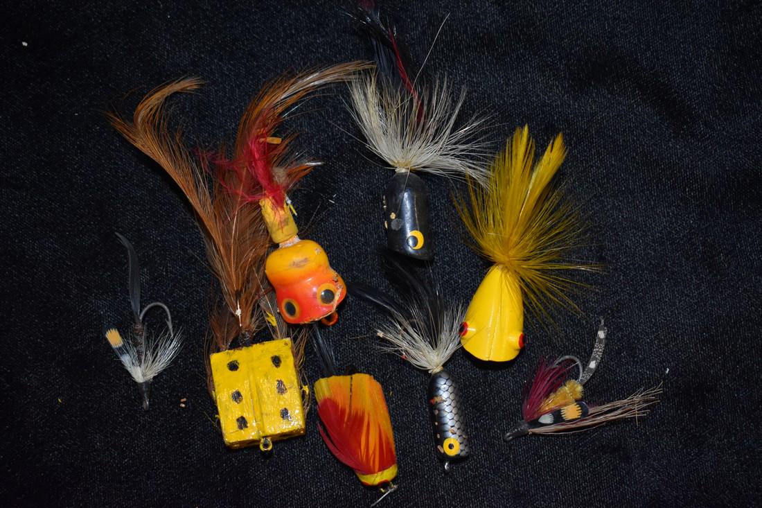 Lot of 8 Antique Fishing Lures: Lot of 8 Antique Fishing Lures
