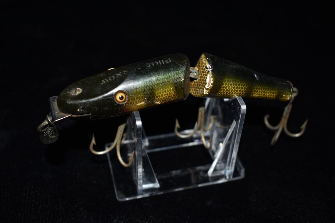 Antique Wooden Fishing Lure: Antique Wooden Fishing Lure