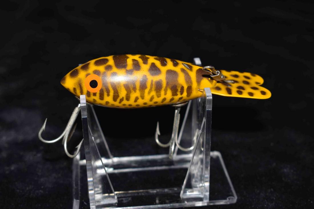 Antique Bomber Fishing Lure: Antique Bomber Fishing Lure