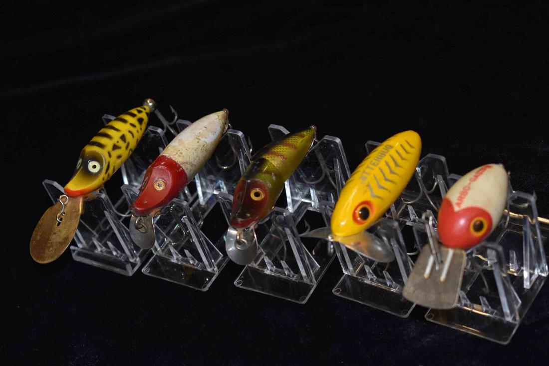 Lot of 5 Antique Fishing Lures: Lot of 5 Antique Fishing Lures