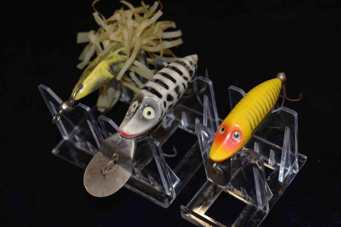 Lot of 2 Heddon Fishing Lures and 1 Web Foot (1 of 9)