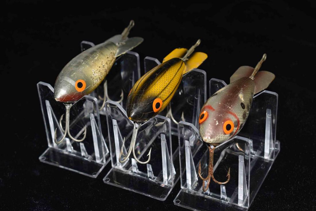 Lot of 3 Wooden Fishing Lures: Lot of 3 Wooden Fishing Lures