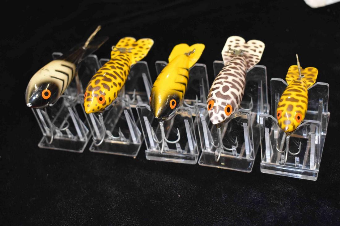 Lot of 5 Fishing Lures: Lot of 5 Fishing Lures
