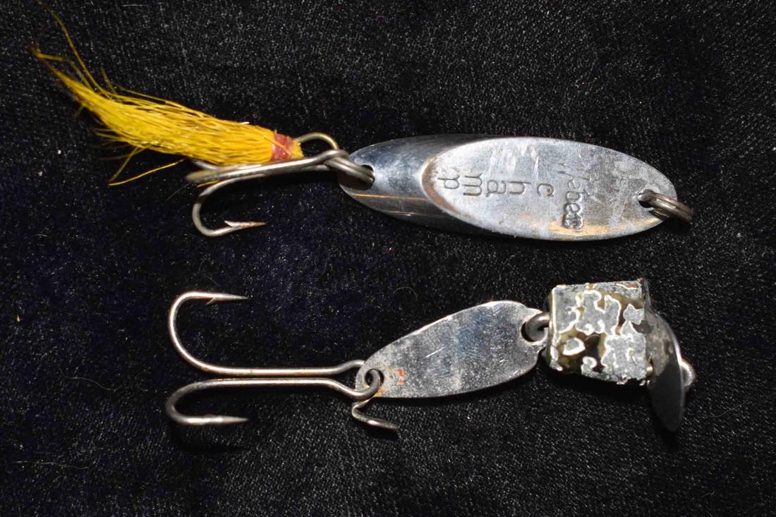 Lot of 2 Antique Fishing Lures: Lot of 2 Antique Fishing Lures
