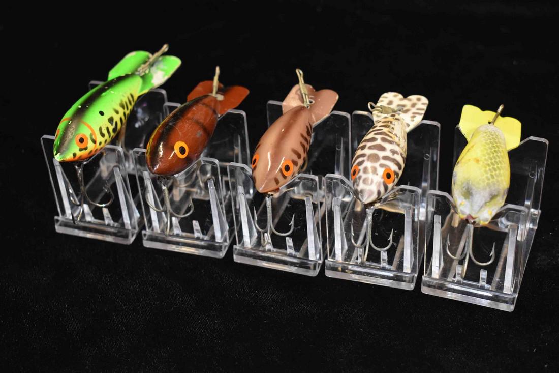 Lot of 5 Fishing Lures: Lot of 5 Fishing Lures
