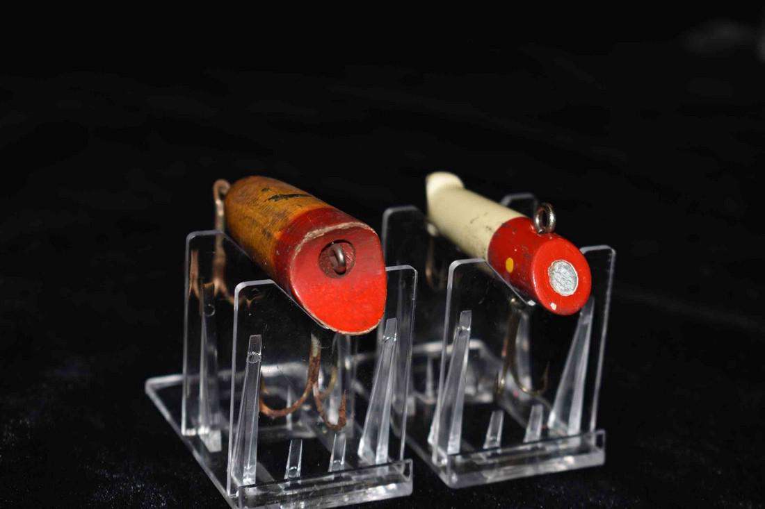 Lot of 2 Antique Wooden Fishing Lures: Lot of 2 Antique Wooden Fishing Lures