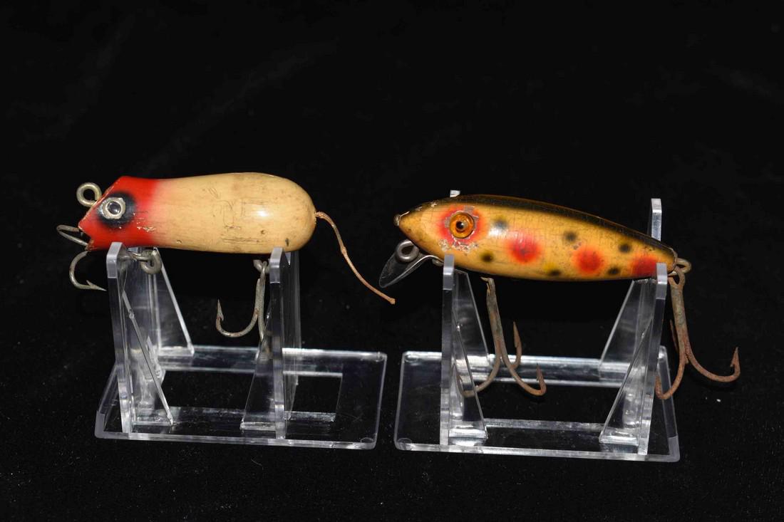 Lot of 2 Antique Wooden Fishing Lures: Lot of 2 Antique Wooden Fishing Lures