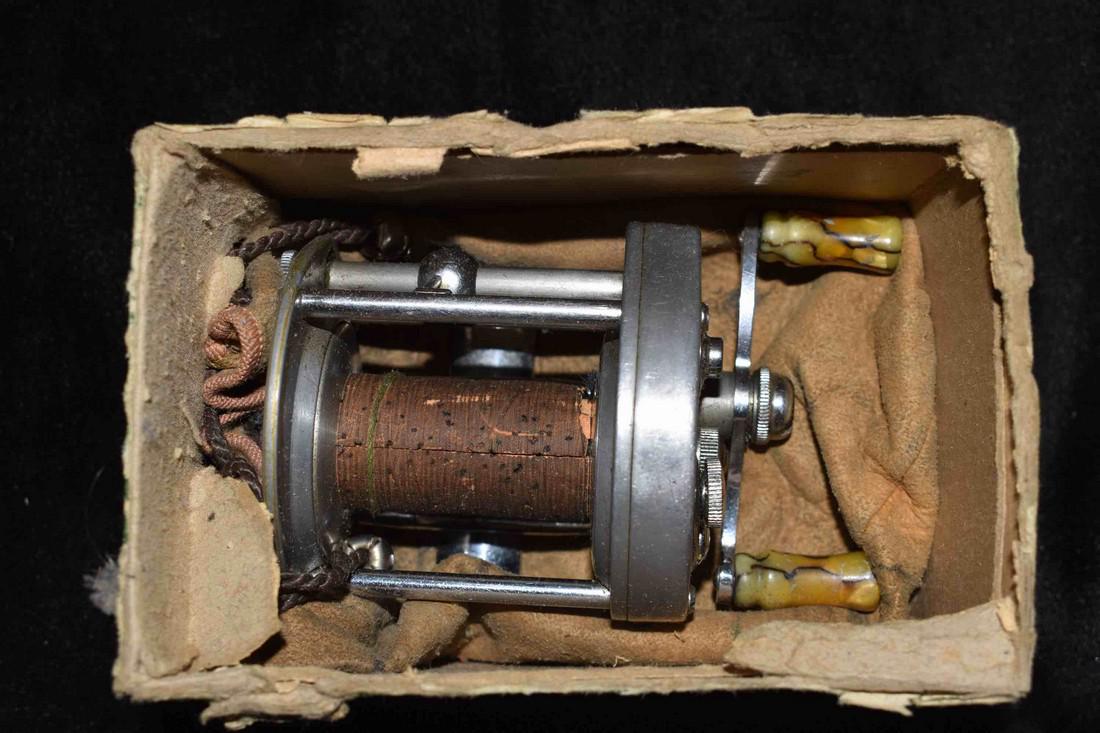 Antique Pflueger Supreme Fishing Reel With Box (1 of 2)