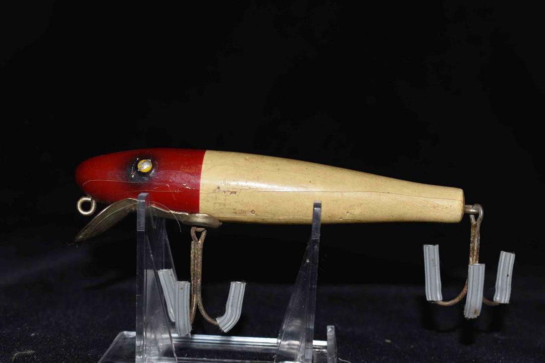 Antique Paw Paw Pickie Minnow (1 of 4)