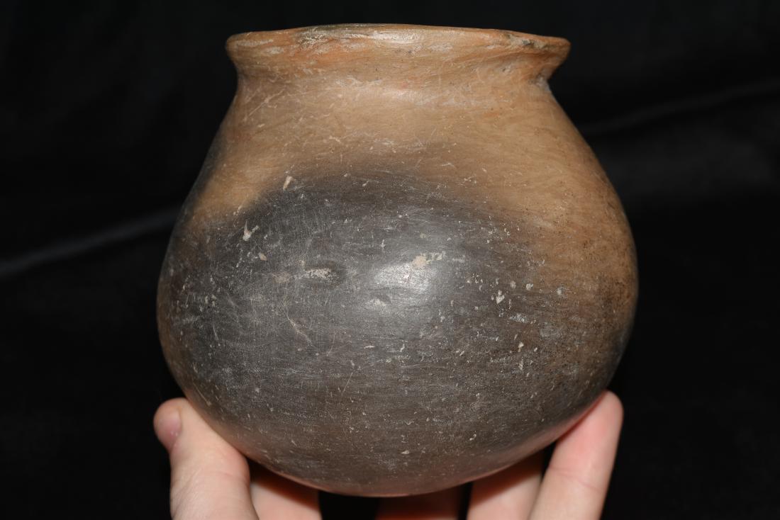 4 1/2" Chupicuaro Jar, Mexico Bennett COA (1 of 6)