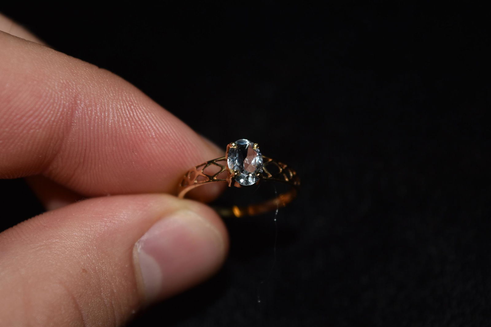 1 cT Aqua Marine, 10k Gold Ring, Size 6 1/2 (1 of 4)