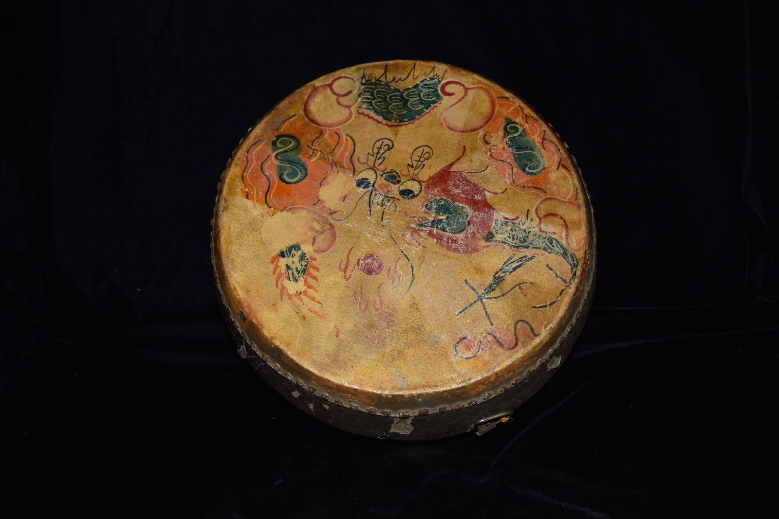 12 1/4" Tibet / Chineese Fu Foo Dog Drum, Very Old,: 12 1/4" Tibet / Chineese Fu Foo Dog Drum, Very Old, Rare, Amazing Artwork. Leather Hide and Wood, hand made nails, Super Age.