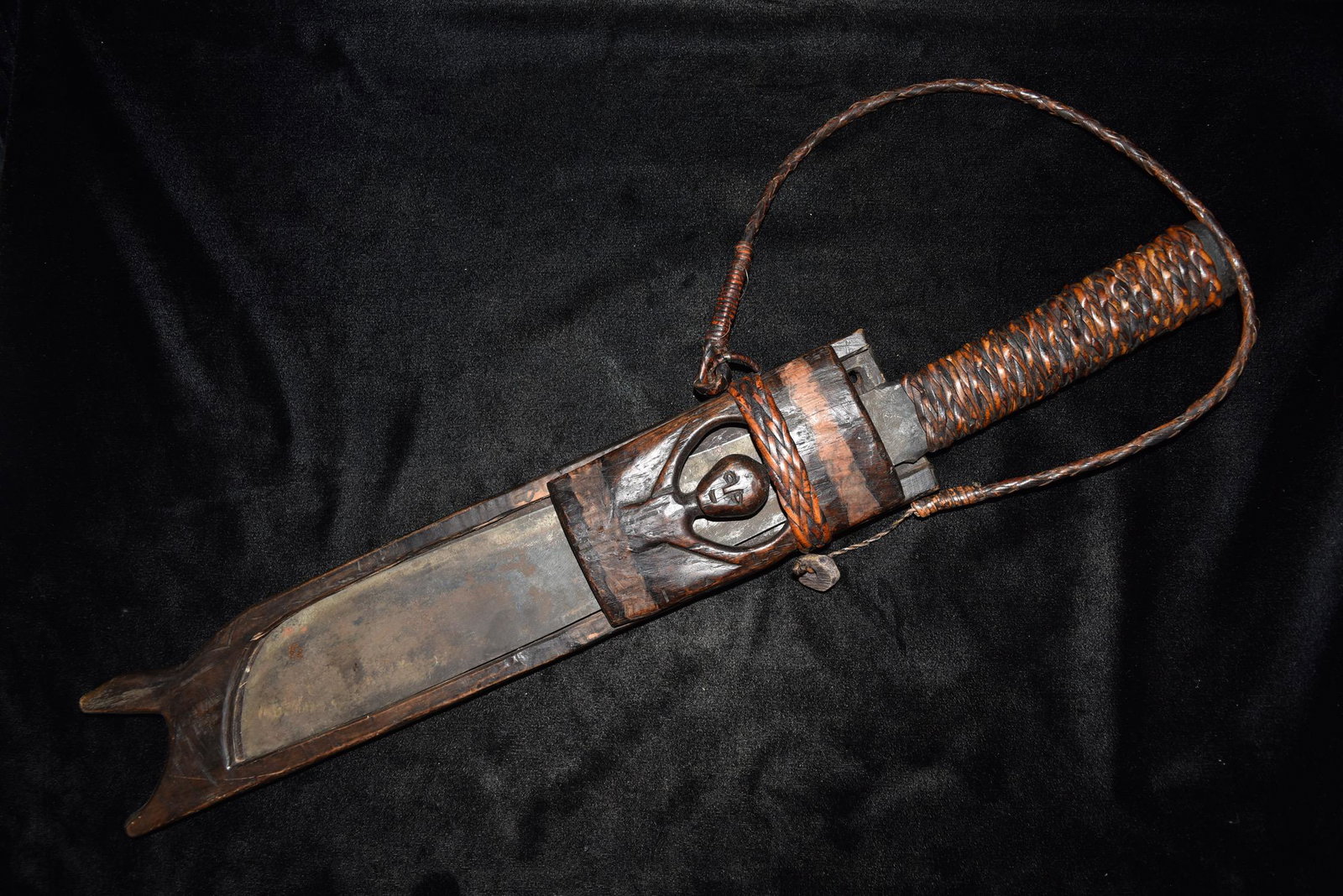 18 3/4" Northern African Knife with Wood Effigy (1 of 8)