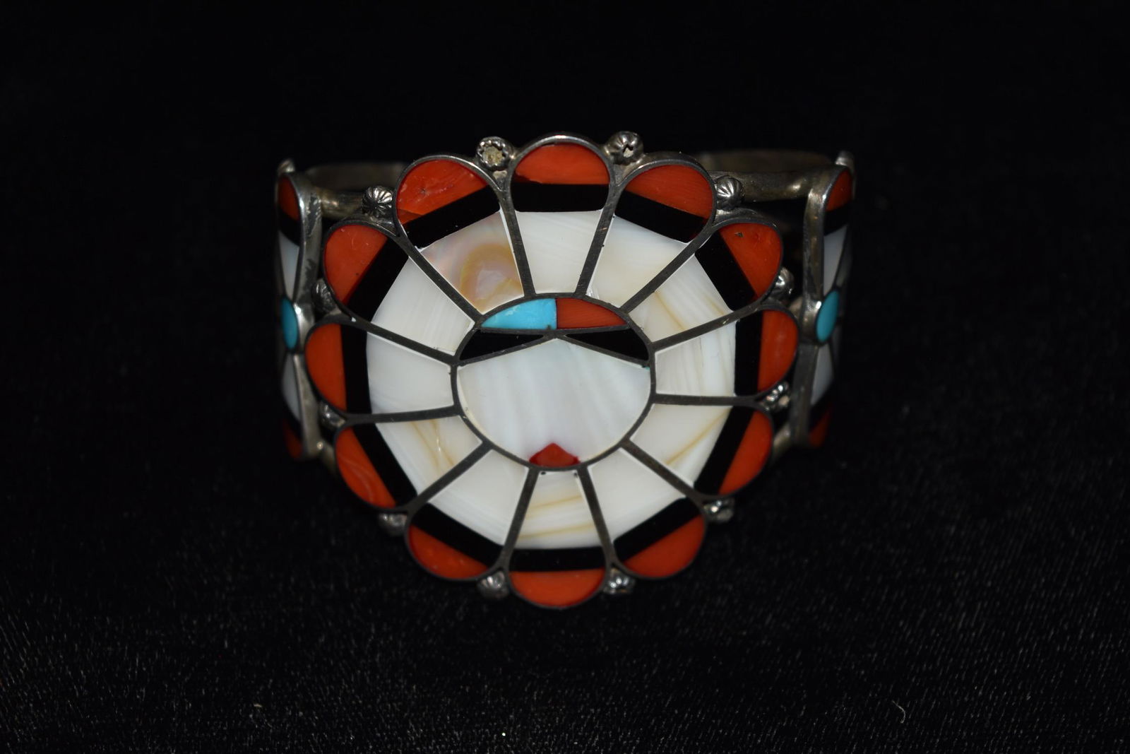 Amazing Zuni Silver Bracelet with inlay. Great Piece (1 of 5)