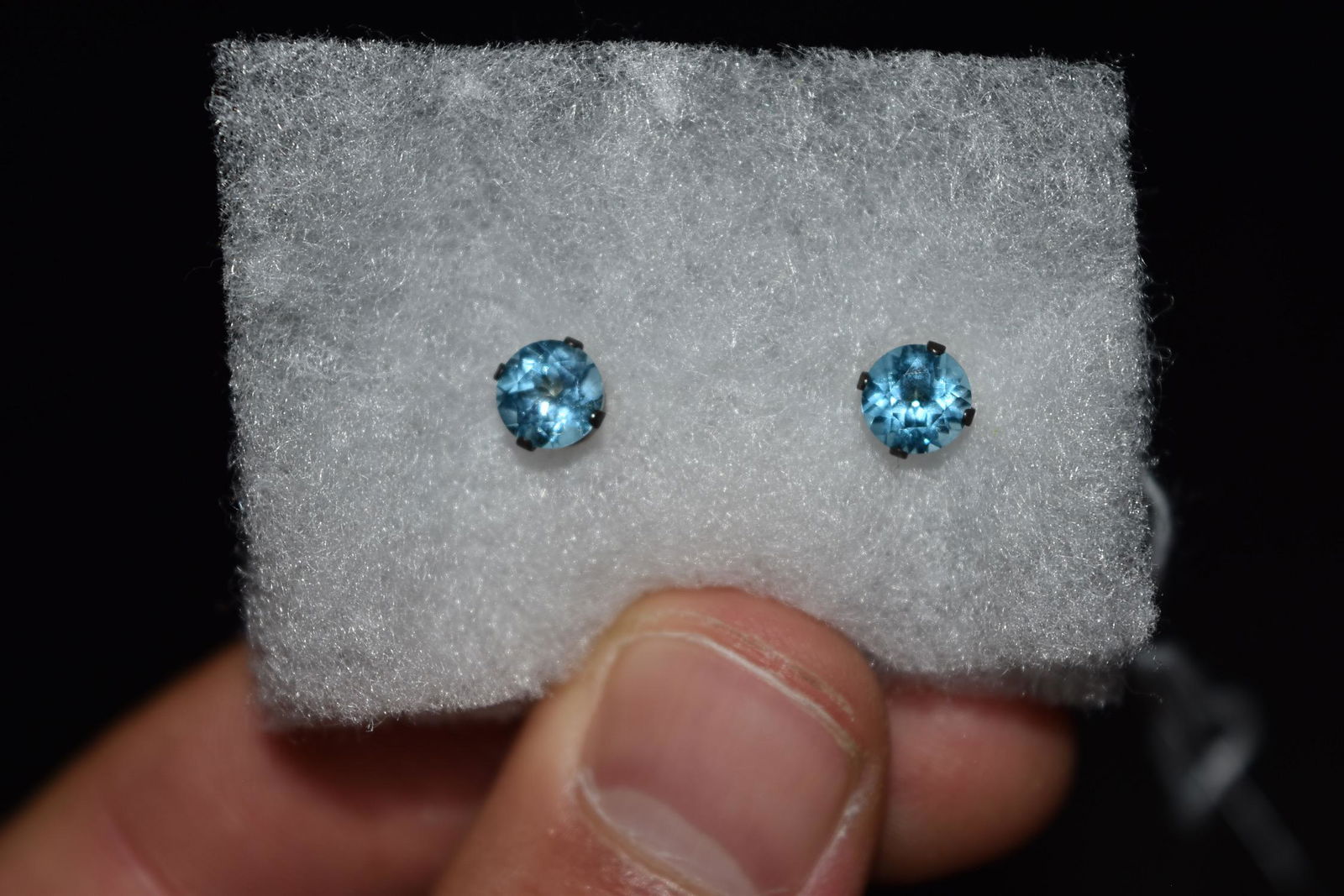 2 cts. Natural Blue Topaz stud earrings .925 Sterling (1 of 4)