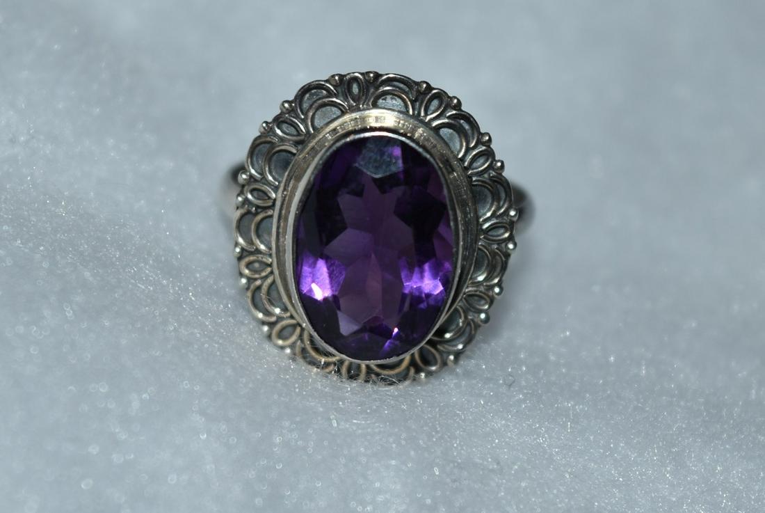 10 ct. Amethyst .925 Sterling Silver Ring, Size 7 1/2 (1 of 5)