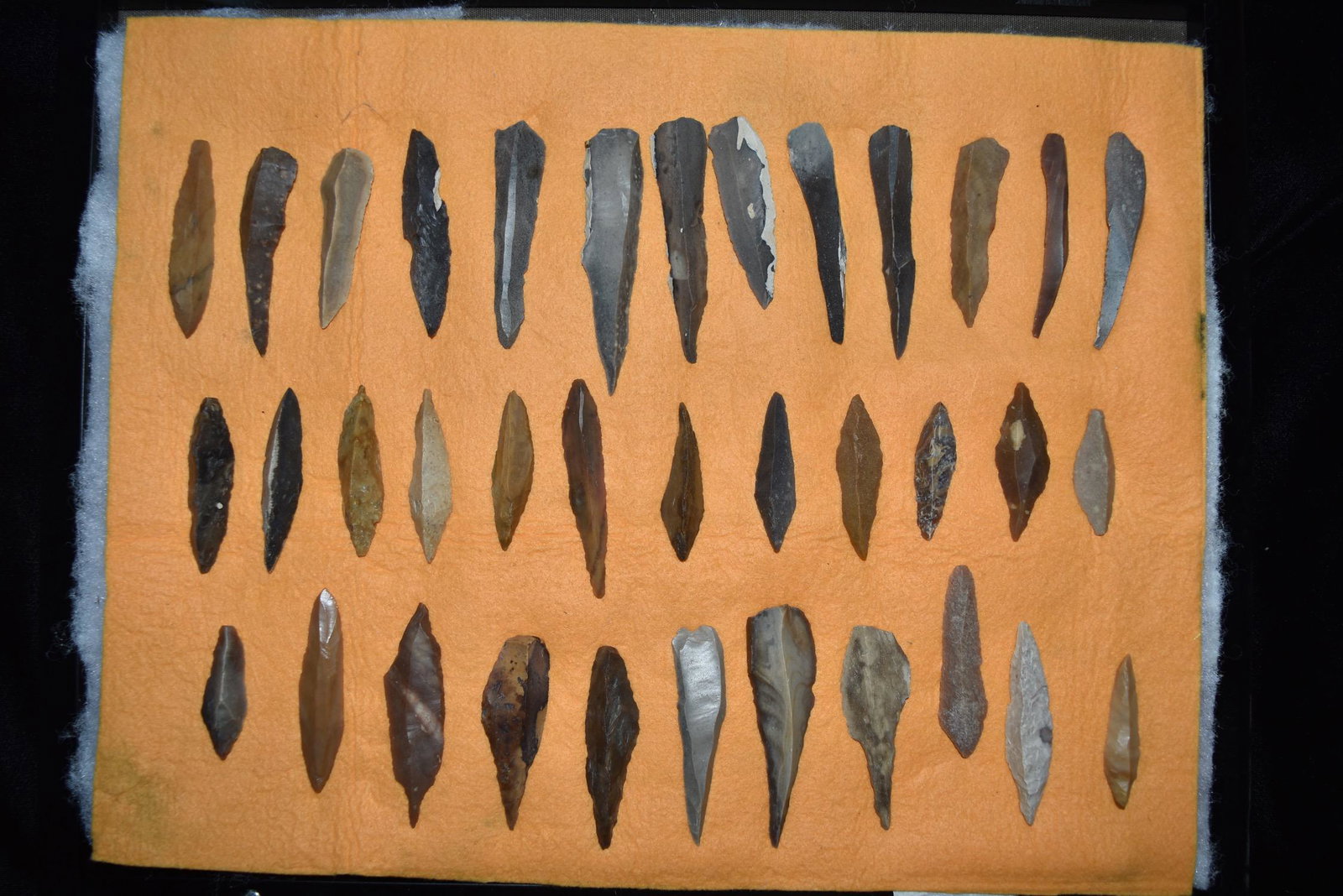 Outstanding Lot of 36 North African Early Man Artifacts: Outstanding Lot of 36 North African Early Man Artifacts