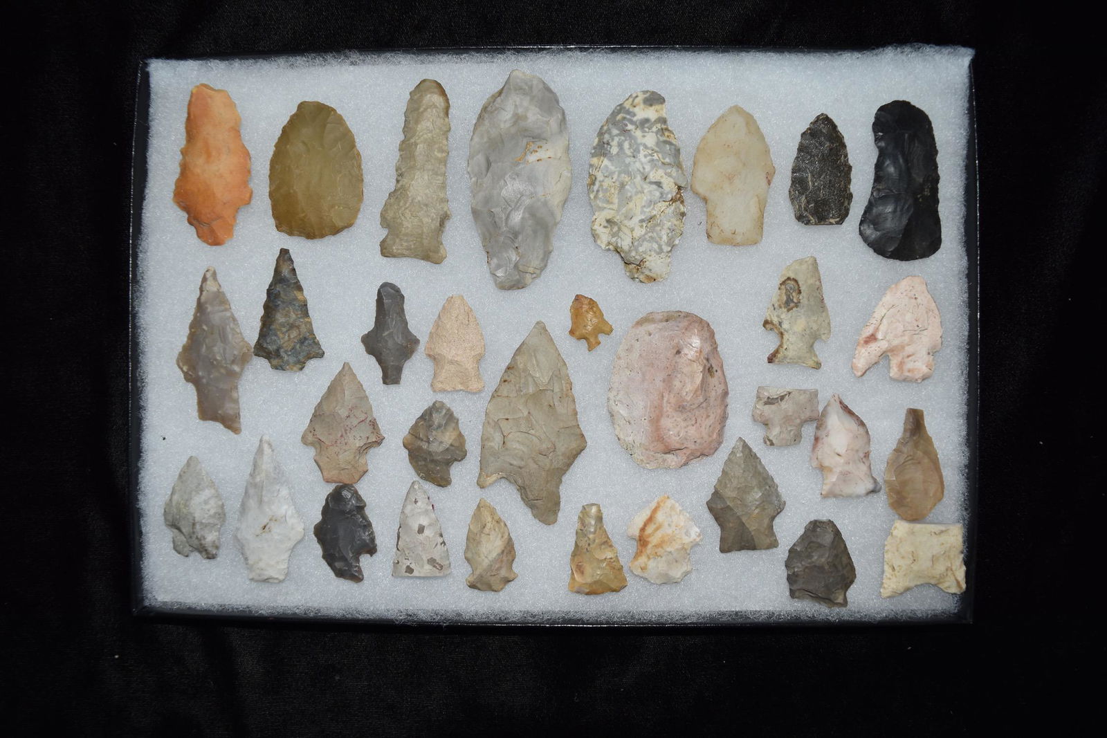 Lot of Approximately 32 Arrowheads (1 of 6)