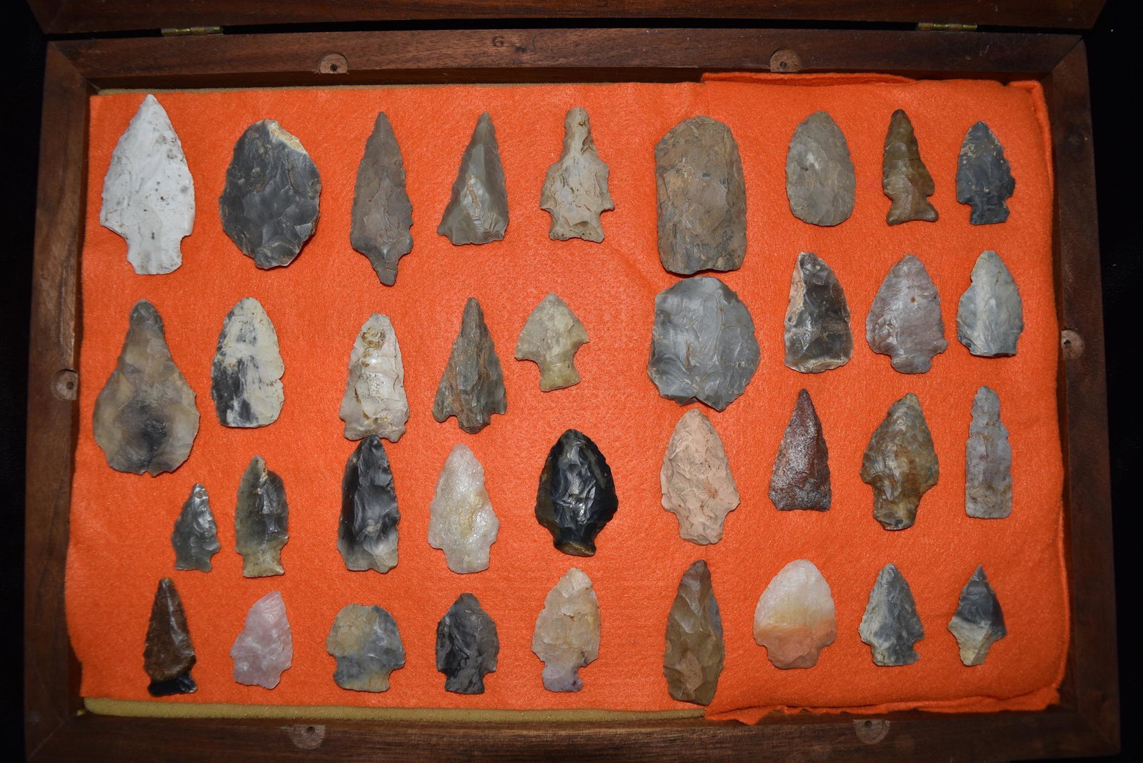 Lot of Kentucky Arrowheads (1 of 6)
