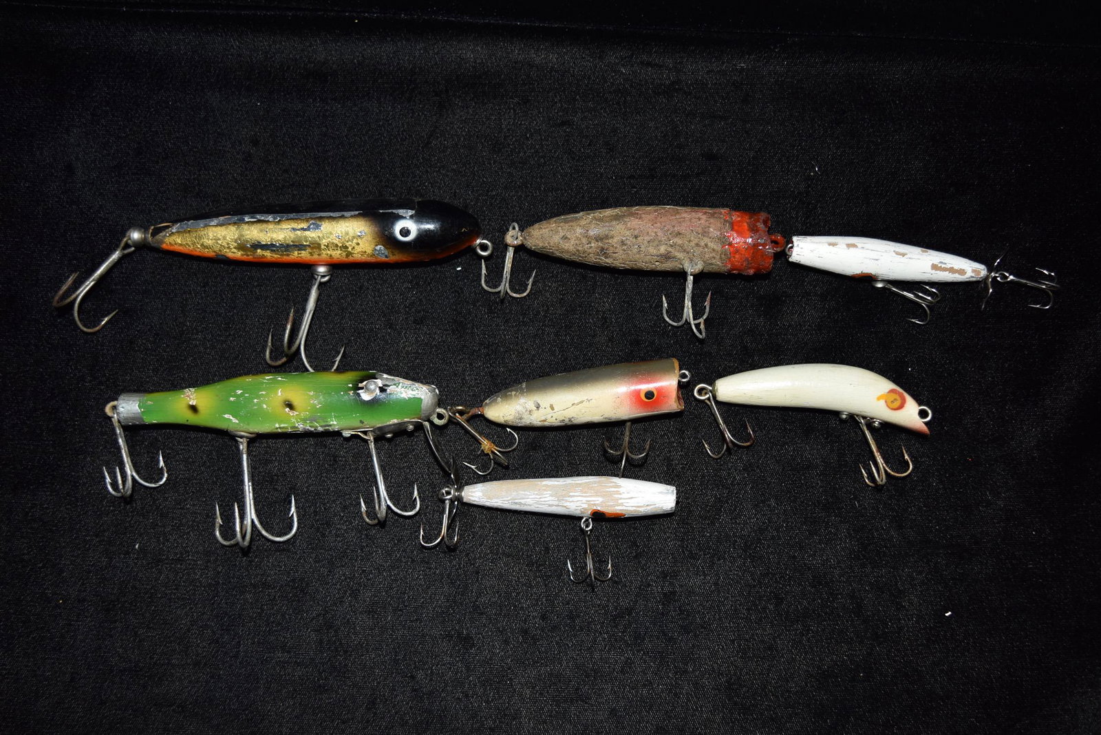 Lot of 7 Wood Mixed Top Water Vintage Fishing Lures: Lot of 7 Wood Mixed Top Water Vintage Fishing Lures