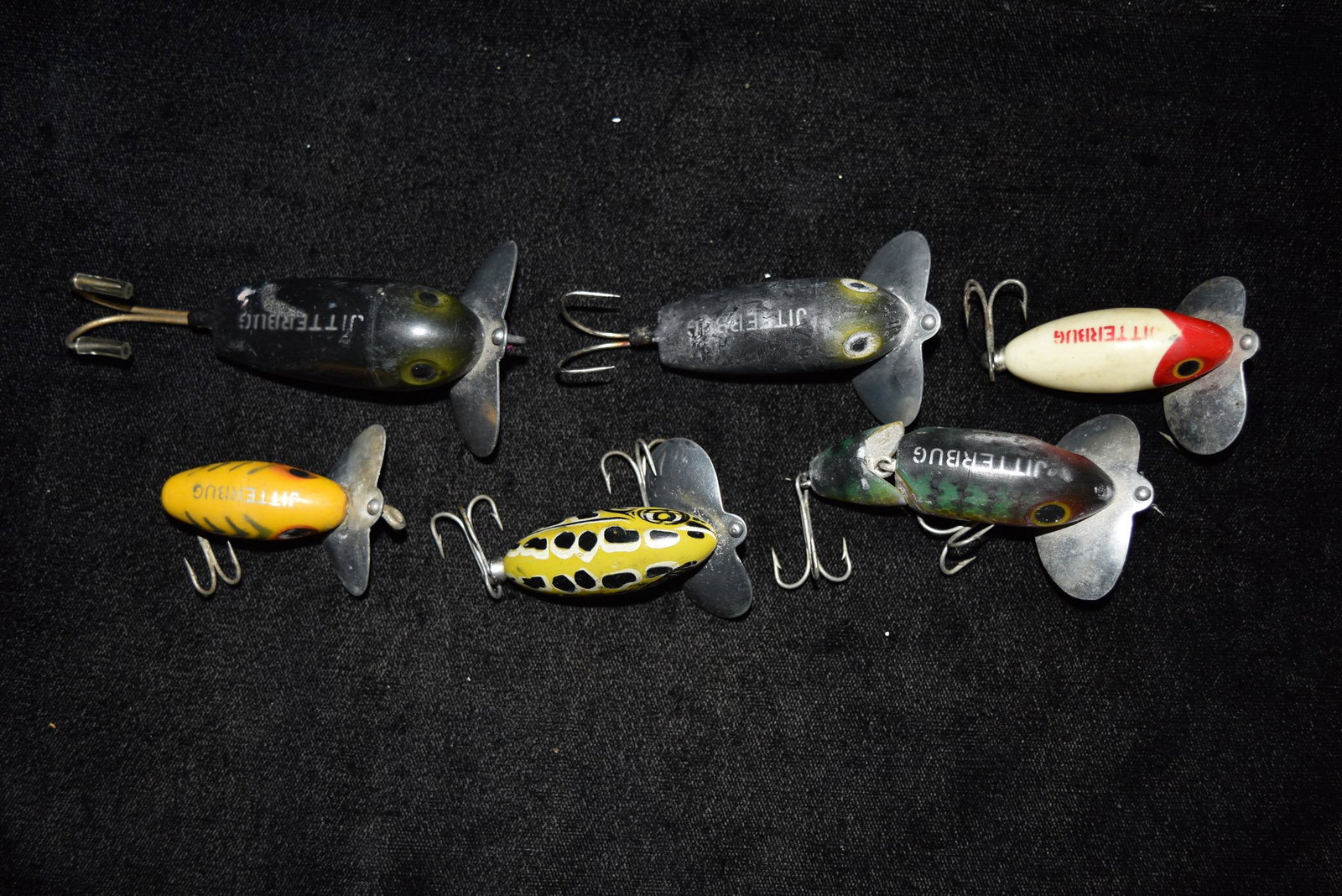 Lot of 6 Jitter Bugs Vintage Fishing Lures: Lot of 6 Jitter Bugs Vintage Fishing Lures