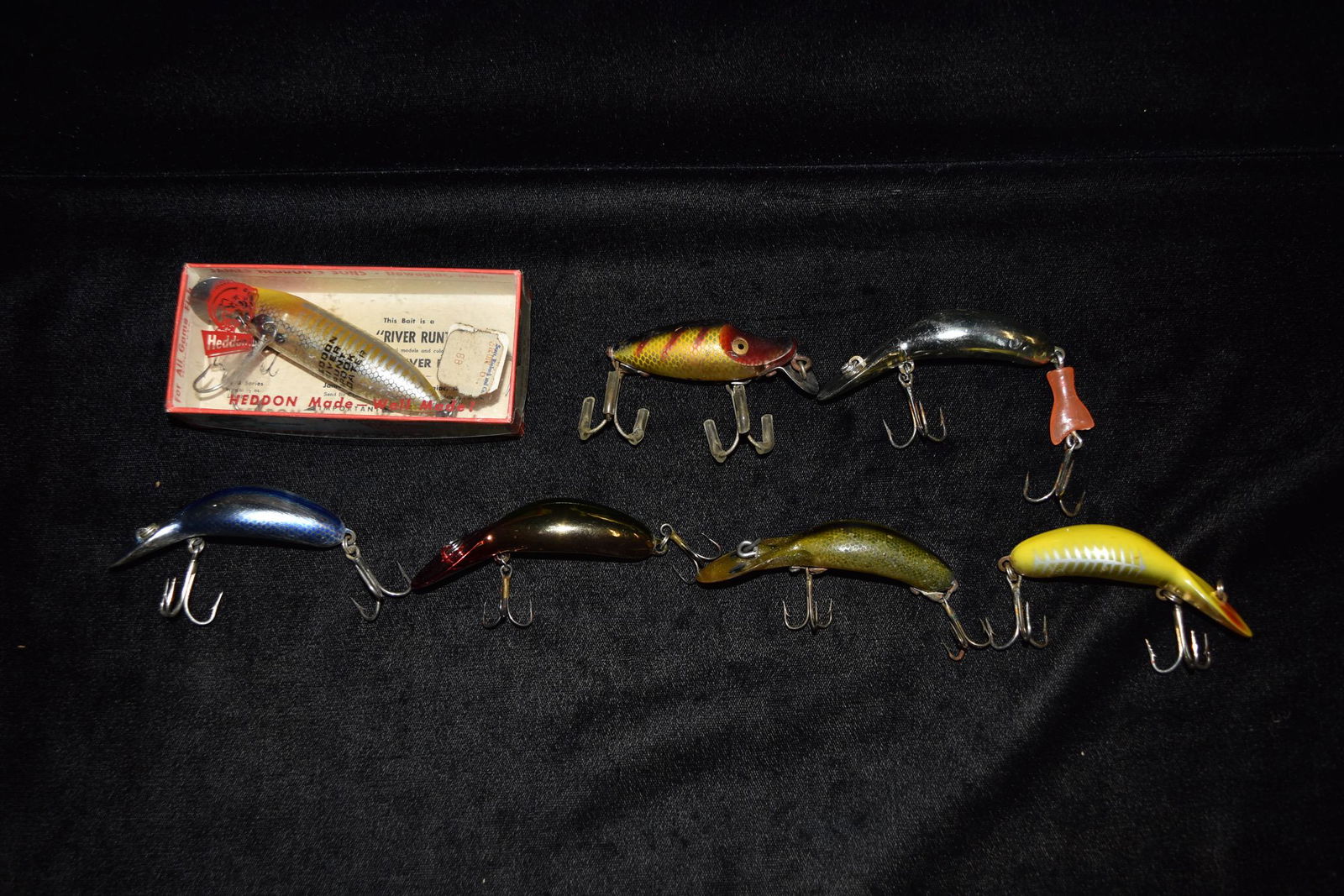 Lot of 7 Heddon Lures, 5 TadPolly's Plastic, 2 Floating: Lot of 7 Heddon Lures, 5 TadPolly's Plastic, 2 Floating River Runt Spook, 1 in Box, Vintage Fishing Lures