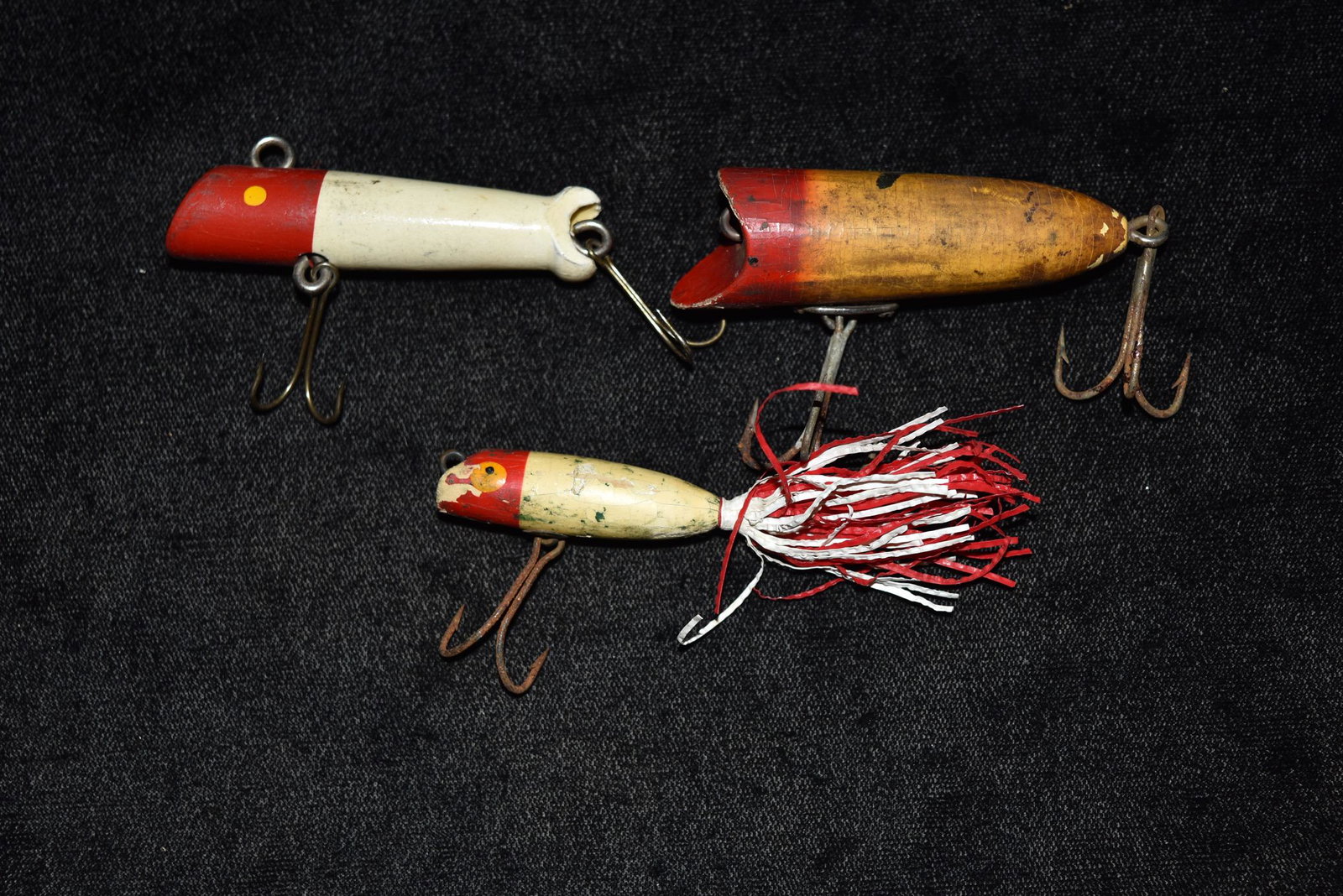 Lot of 3 Vintage Fishing Lures: Lot of 3 Vintage Fishing Lures