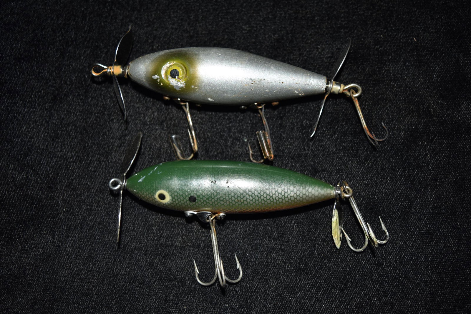 Lot of 2 Vintage Fishing Lures: Lot of 2 Vintage Fishing Lures