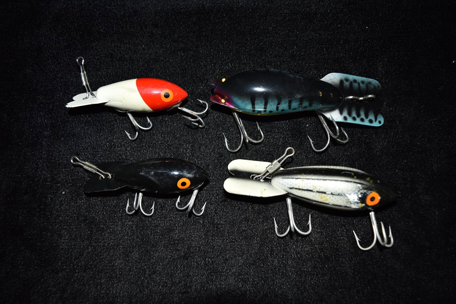 Lot of 4 Vintage Fishing Lures: Lot of 4 Vintage Fishing Lures