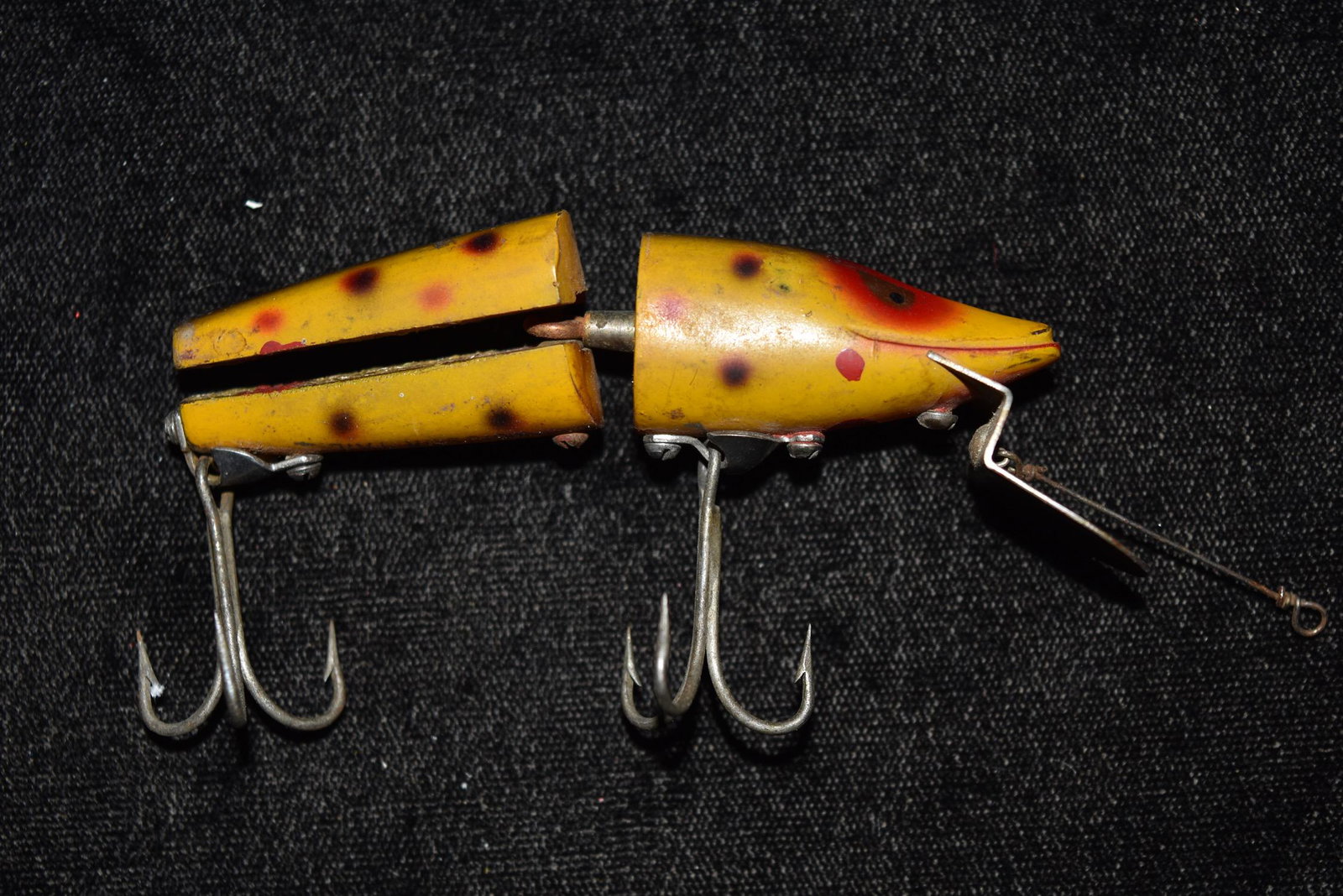 Heddon Scissor Tail Wood Vintage Fishing Lure: Heddon Scissor Tail Wood Vintage Fishing Lure