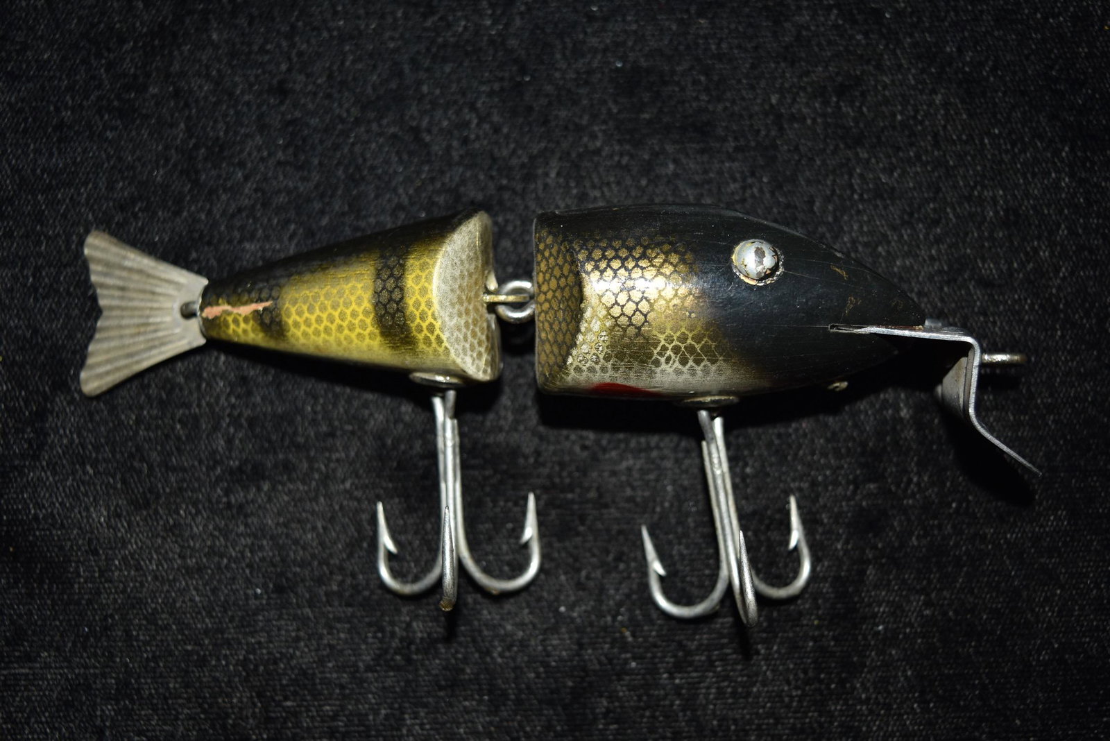 Creek Chub Wood Wiggle Fish Vintage Fishing Lure: Creek Chub Wood Wiggle Fish Vintage Fishing Lure
