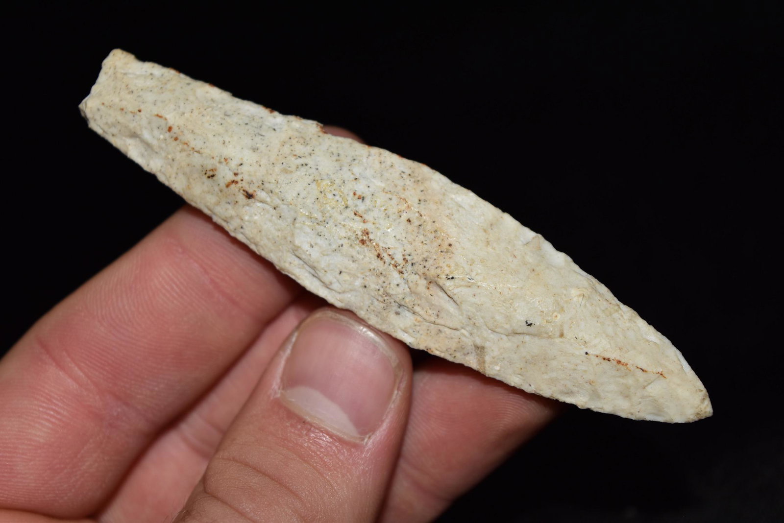 3 1/2" Agate Basin Point, Missouri (1 of 5)