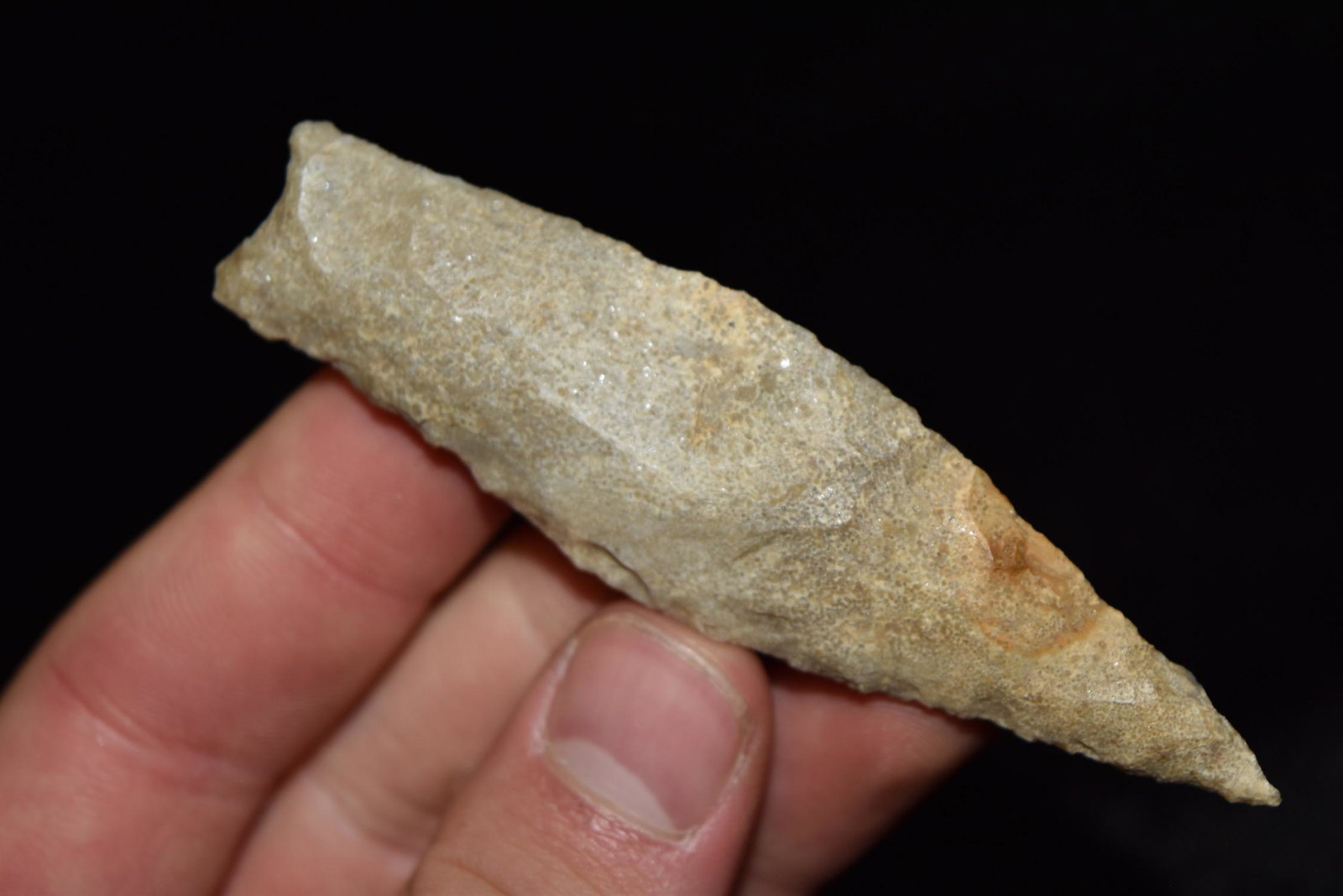 3 5/8" Agate Basin Point, St Charles Co, Missouri (1 of 5)