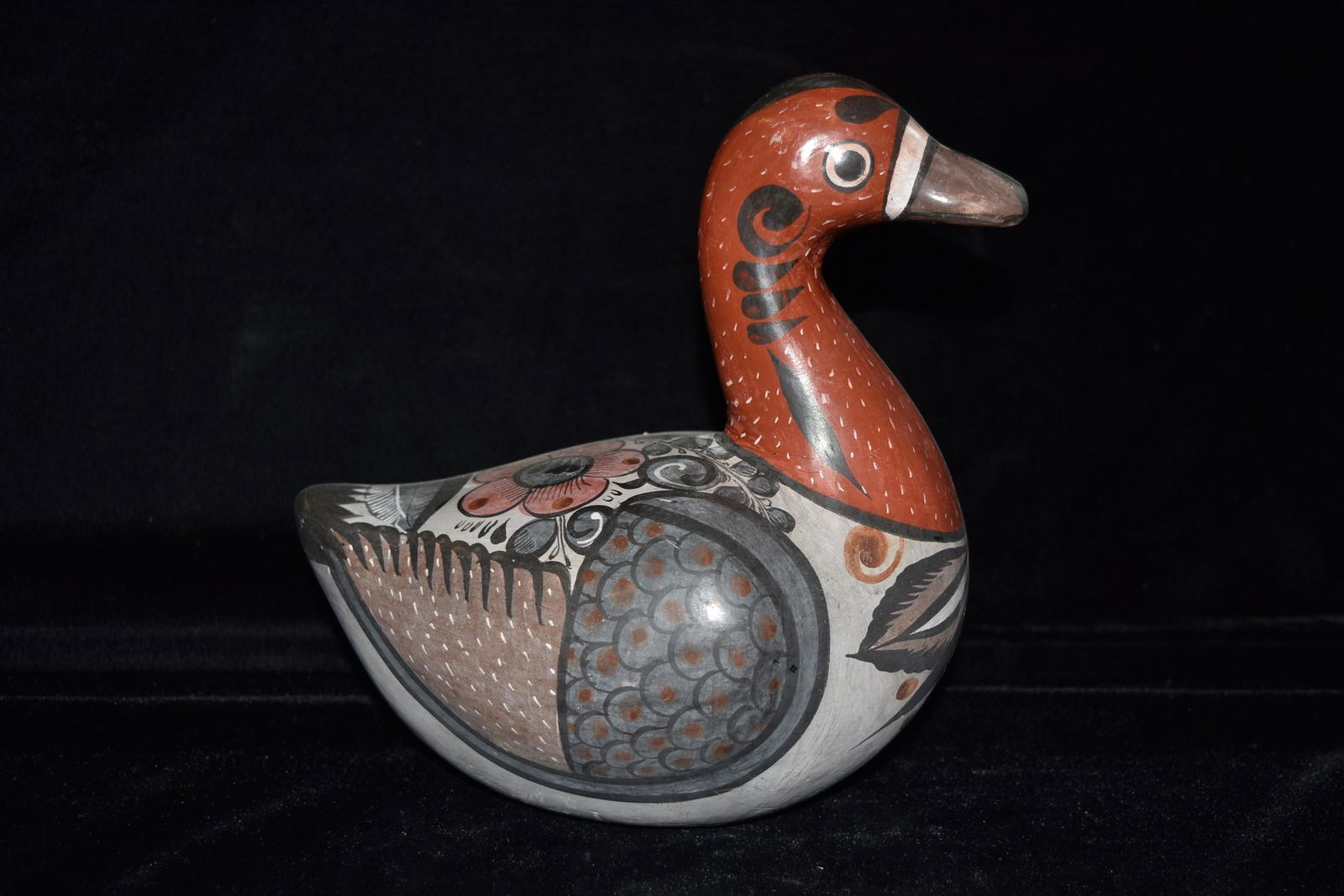 8" x 8" Pottery Painted Goose, Tony La Sal, Mexico: 8" x 8" Pottery Painted Goose, Tony La Sal, Mexico