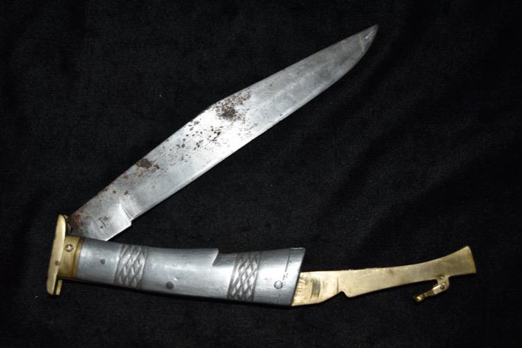 13 1/2" Unusual 1800s Folding Knife (1 of 5)