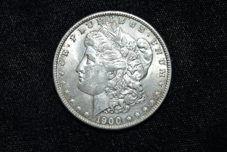 High Grade 1900 Morgan Silver Dollar, Grade from Photos (1 of 3)