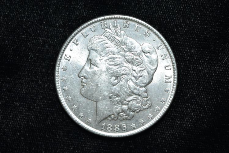 High Grade 1886 Morgan Silver Dollar, Grade from Photos (1 of 3)