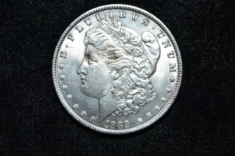 High Grade 1889 Morgan Silver Dollar, Grade from Photos (1 of 3)