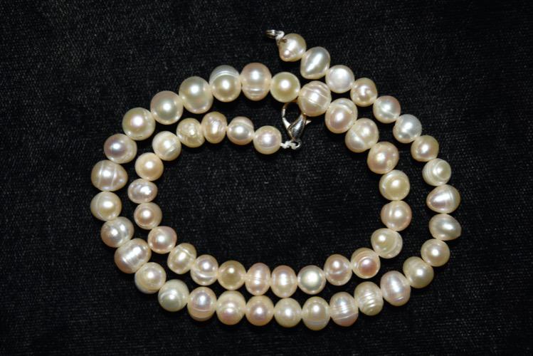 15" Fresh Water Pearl Necklace (1 of 2)