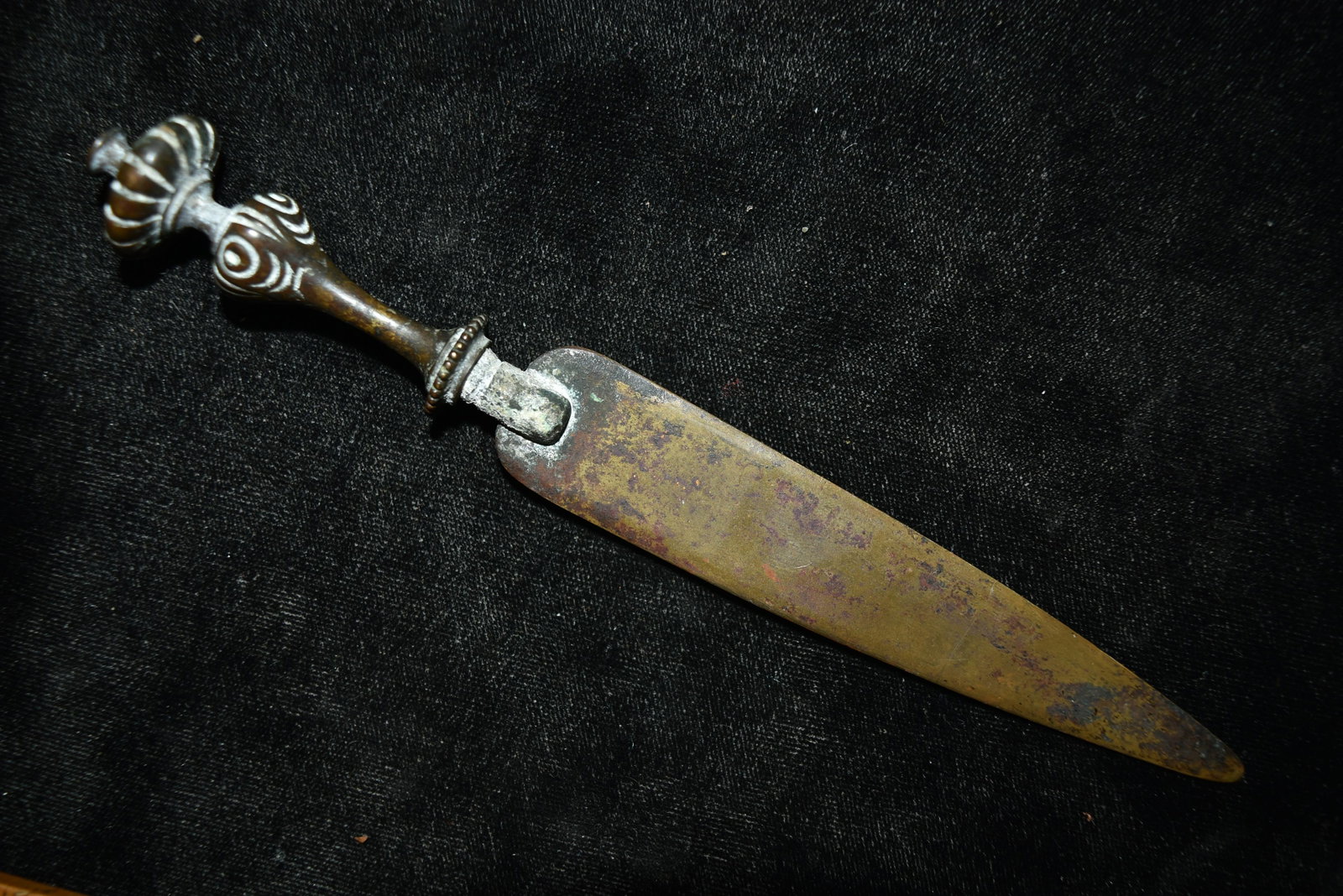 Antique 1800's bronze boot knife. Measures 7 1/4": Antique 1800's bronze boot knife. Measures 7 1/4"