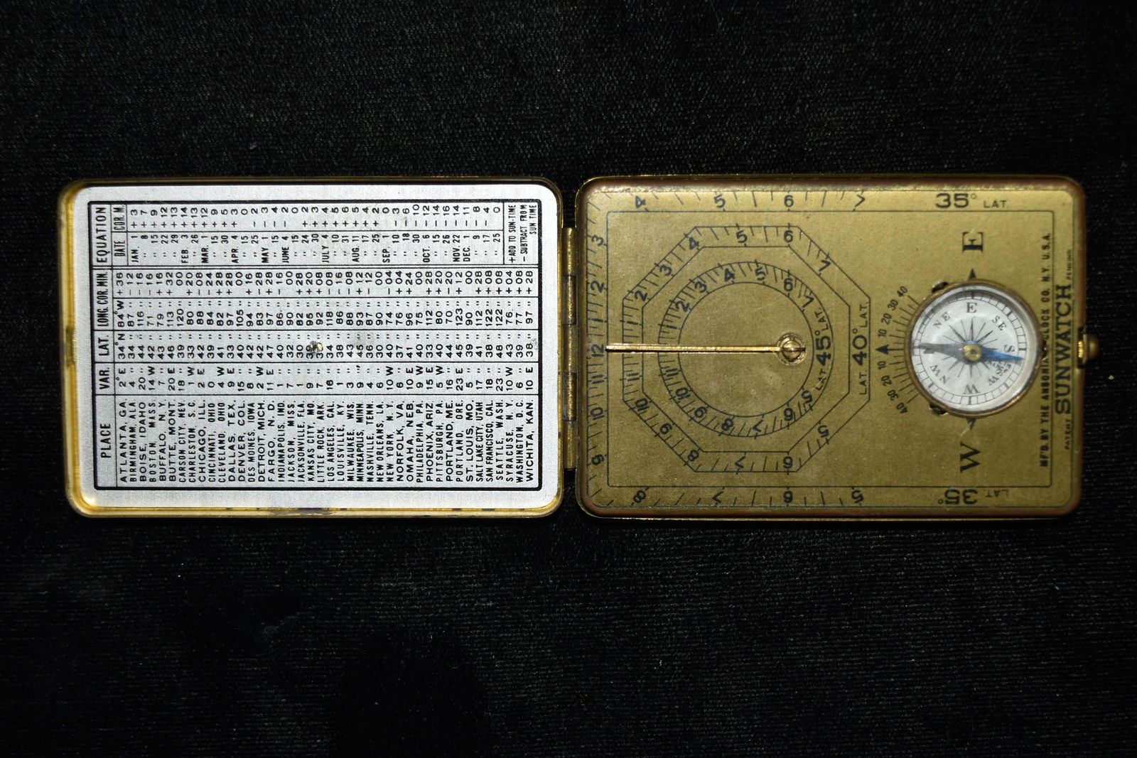 Antique folding sundial compass. Marked Sunwatch 3": Antique folding sundial compass. Marked Sunwatch 3" closed