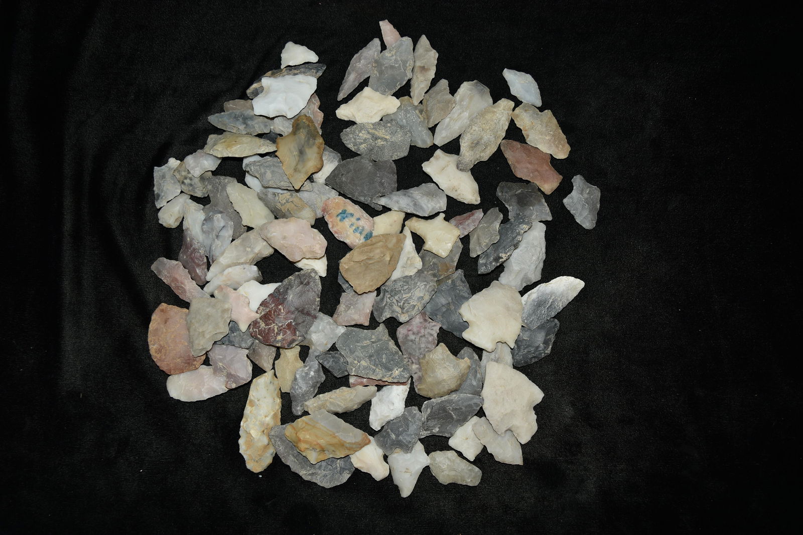 Lot of Approximately 100 Common Points/Arrowheads, (1 of 6)