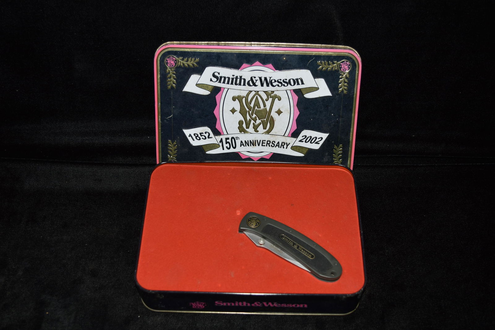 Smith and Wesson 150th Anniversary Golden Issue Knife: Smith and Wesson 150th Anniversary Golden Issue Knife (2002)